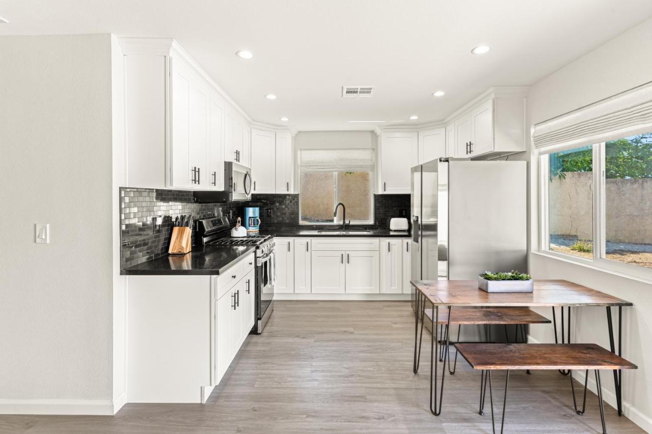 Estepa Unit #3 By Pmi Thousand Oaks Exterior photo